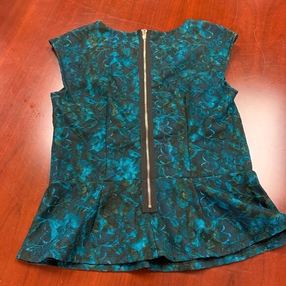 Ann Taylor Teal Burn Out Lace Peplum Top sz M - Picture 4 of 5